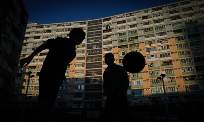 Champion (“Thematic photos” category): “That’s How We All Grow Up”.  Winner: Fu Chun-wai.